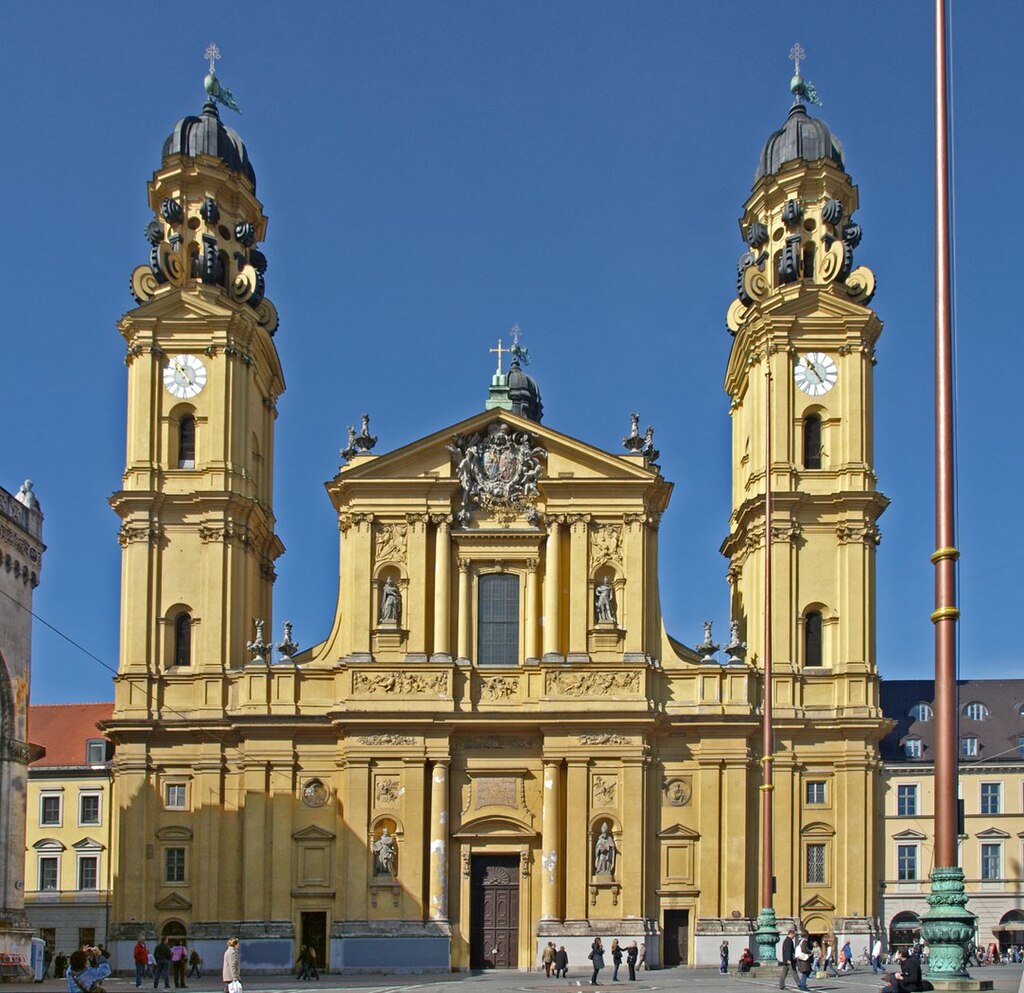 Theatinerkirche: A Mais Bela Fachada da Alemanha - Uwe Barghaan / Wikimedia Commons