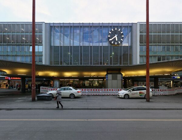 Hauptbahnhof: A Estação de Trem de Munique - Foto de Gunnar Klack, CC BY-SA 4.0 no Wikimedia Commons