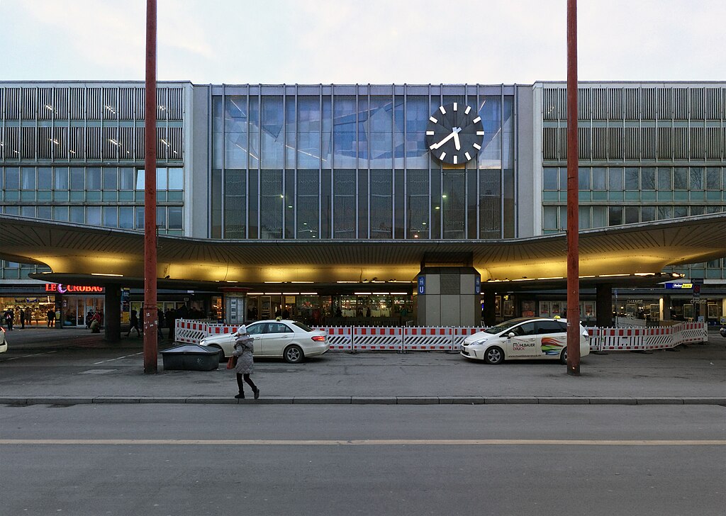 Hauptbahnhof: A Estação de Trem de Munique - Foto de Gunnar Klack, CC BY-SA 4.0 no Wikimedia Commons